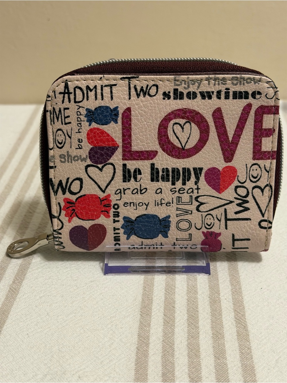 Relic Candy Heart Graphic Compact Wallet NWOT